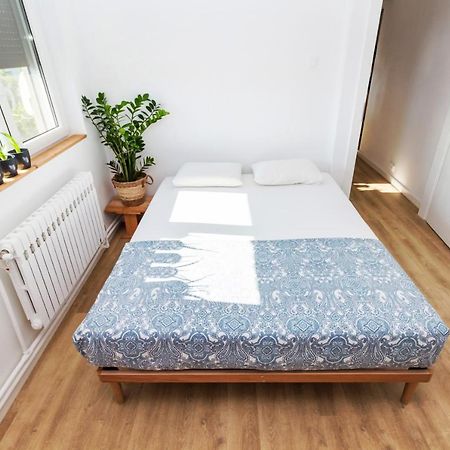 Apartamentul Cu Plante Etaj 4 มันกาเลีย ภายนอก รูปภาพ