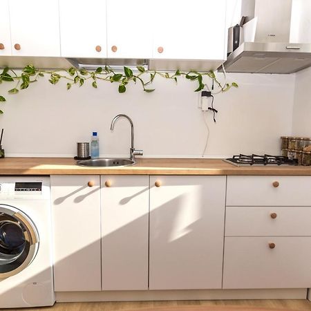 Apartamentul Cu Plante Etaj 4 มันกาเลีย ภายนอก รูปภาพ